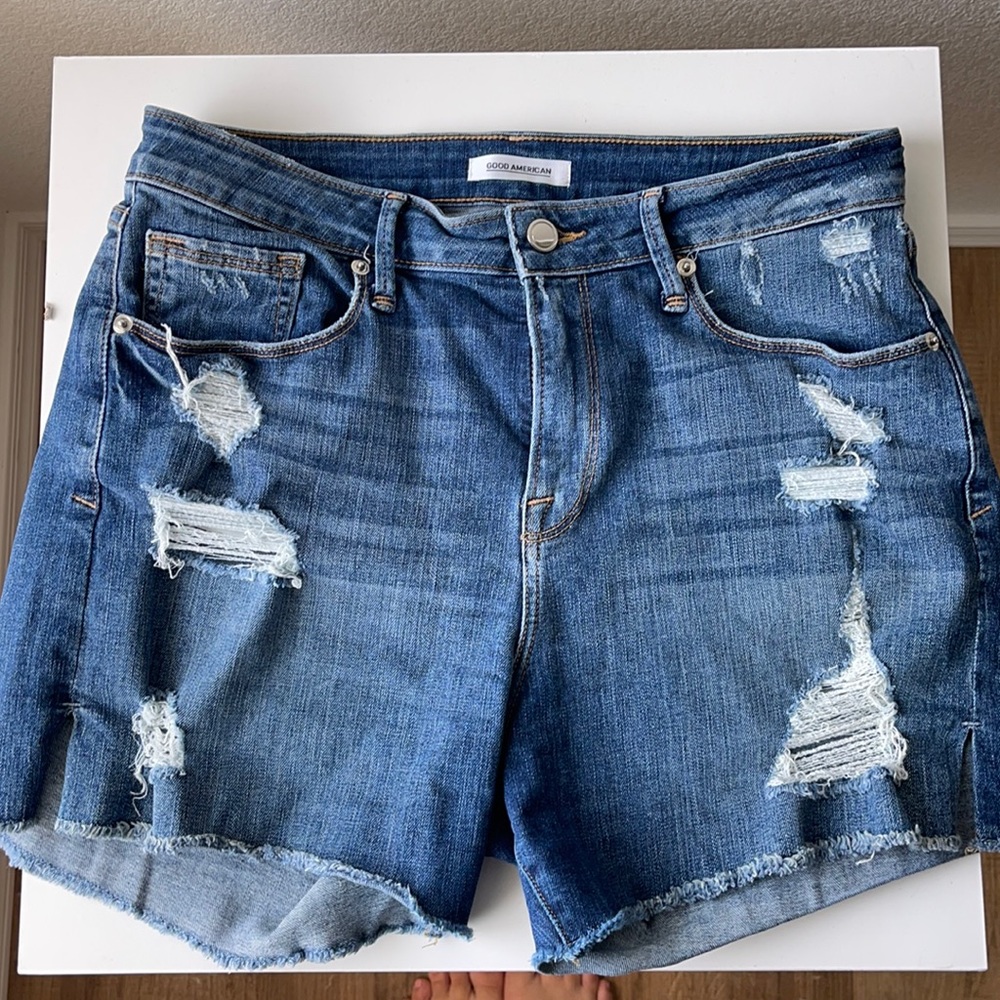 Good American denim shorts - sizes 8/29
